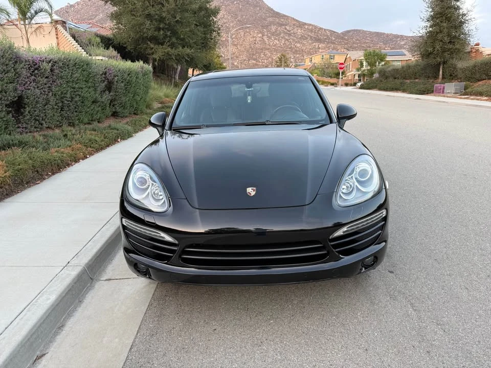 2011 Porsche 958 Cayenne S - Image 2 of 16