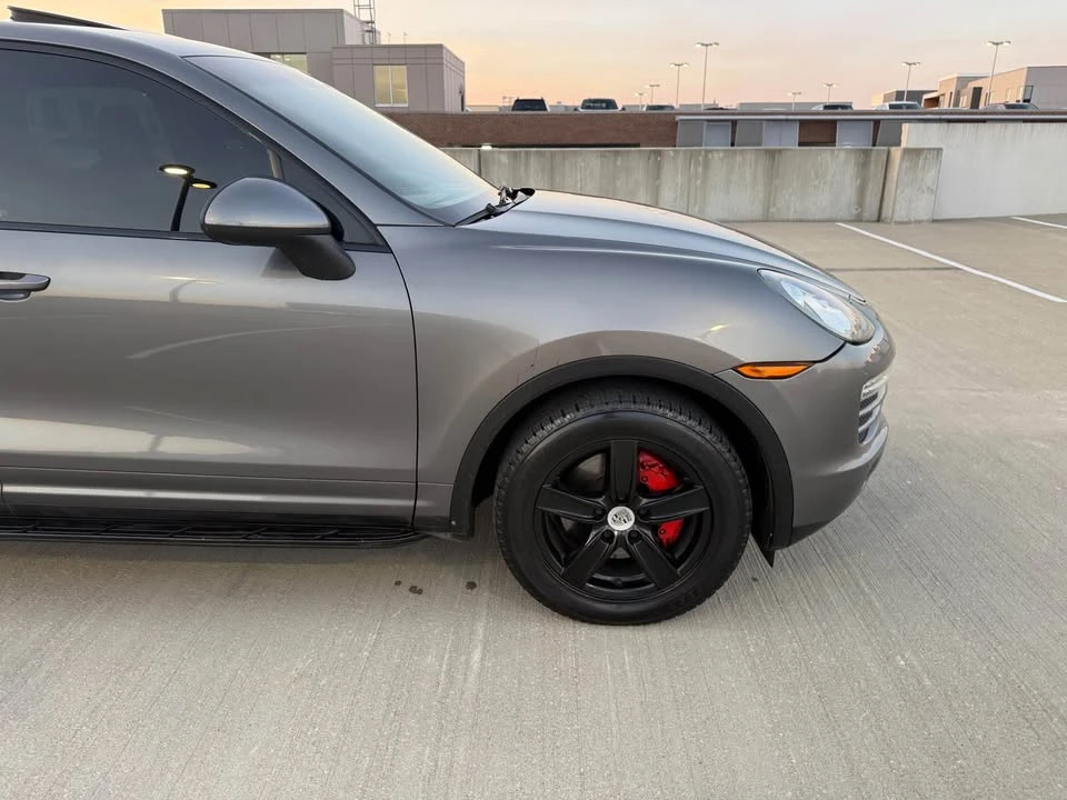 2011 Porsche 958 Cayenne S - Image 10 of 15