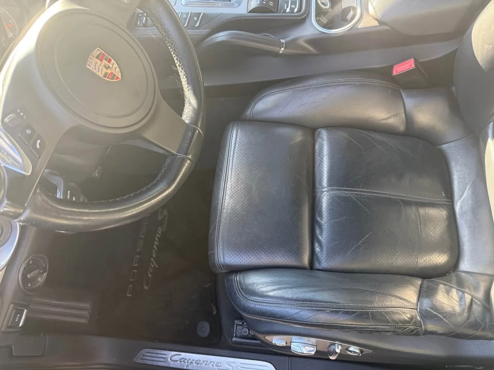 2011 Porsche 958 Cayenne S - Image 8 of 12