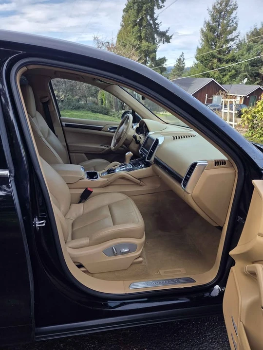 2011 Porsche 958 Cayenne S - Image 4 of 8