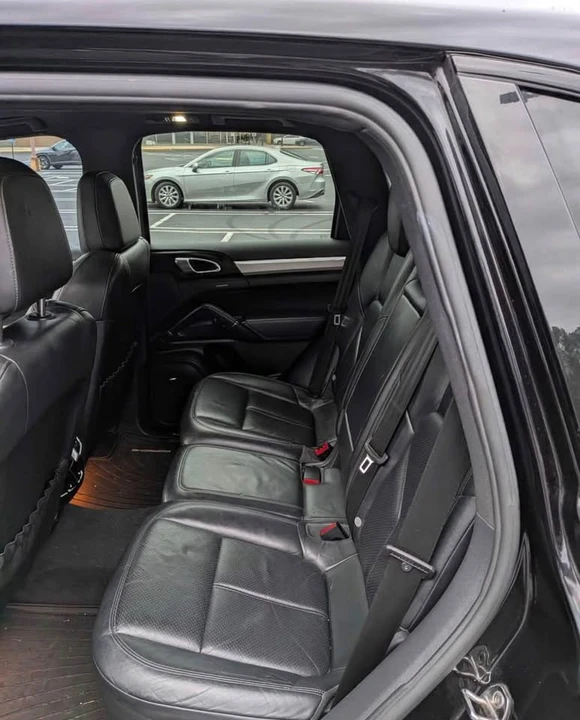 2011 Porsche 958 Cayenne S - Image 11 of 12