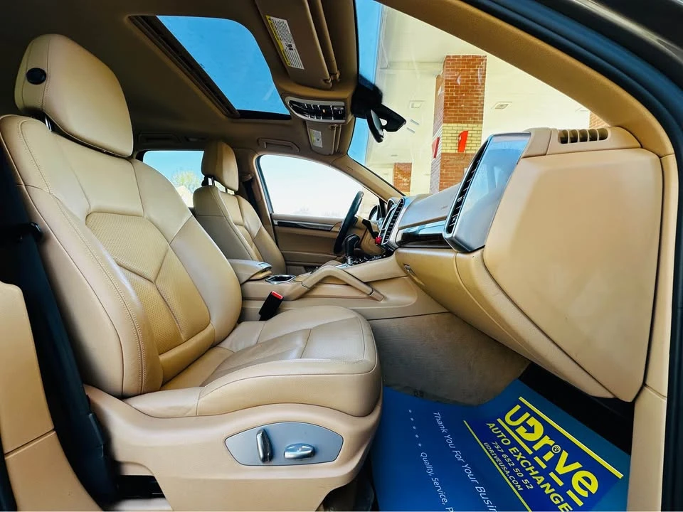 2011 Porsche 958 Cayenne S - Image 11 of 20