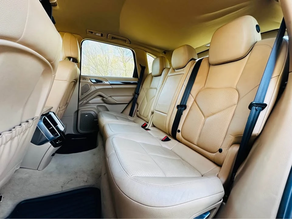2011 Porsche 958 Cayenne S - Image 10 of 20