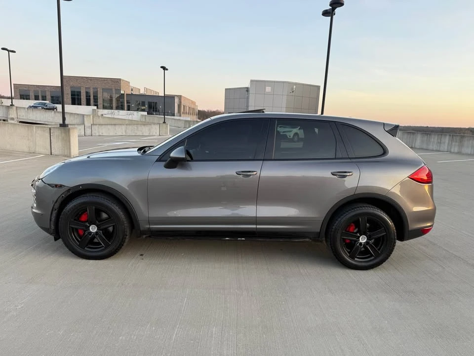 2011 Porsche 958 Cayenne S - Image 6 of 15