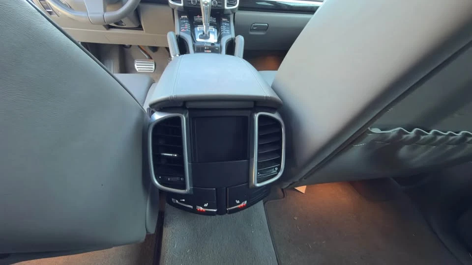 2011 Porsche 958 Cayenne S - Image 13 of 20