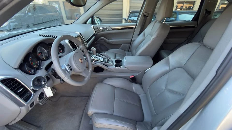 2011 Porsche 958 Cayenne S - Image 11 of 20