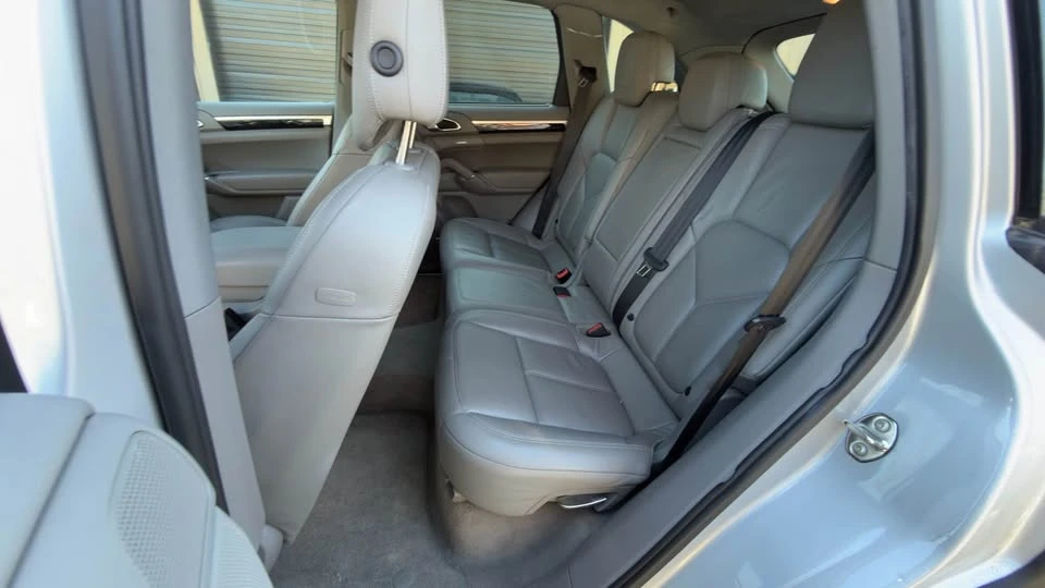 2011 Porsche 958 Cayenne S - Image 12 of 20