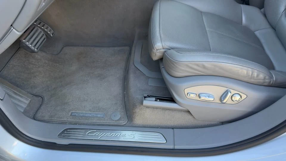 2011 Porsche 958 Cayenne S - Image 10 of 20