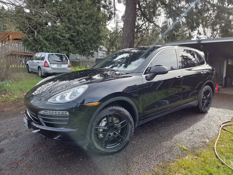 2011 Porsche 958 Cayenne S - Image 2 of 8
