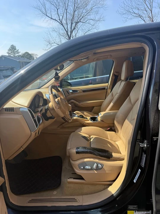 2011 Porsche 958 Cayenne S - Image 5 of 11