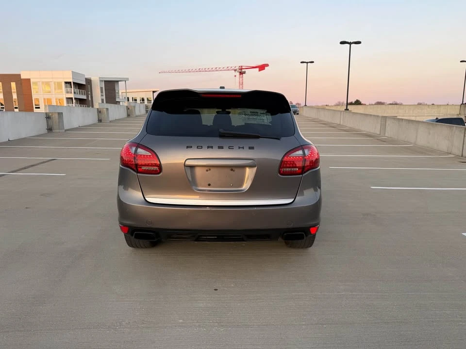 2011 Porsche 958 Cayenne S - Image 4 of 15