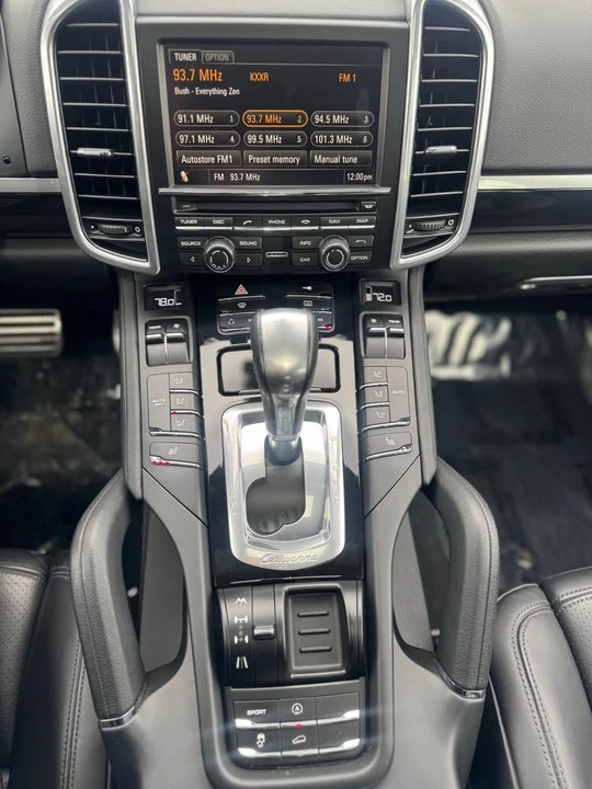 2011 Porsche 958 Cayenne S - Image 14 of 16