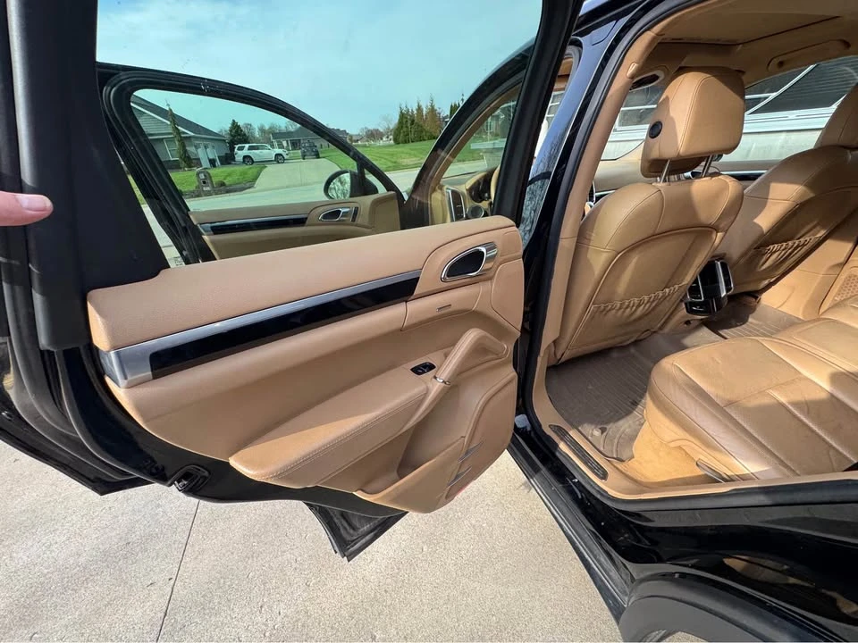 2011 Porsche 958 Cayenne S - Image 9 of 19