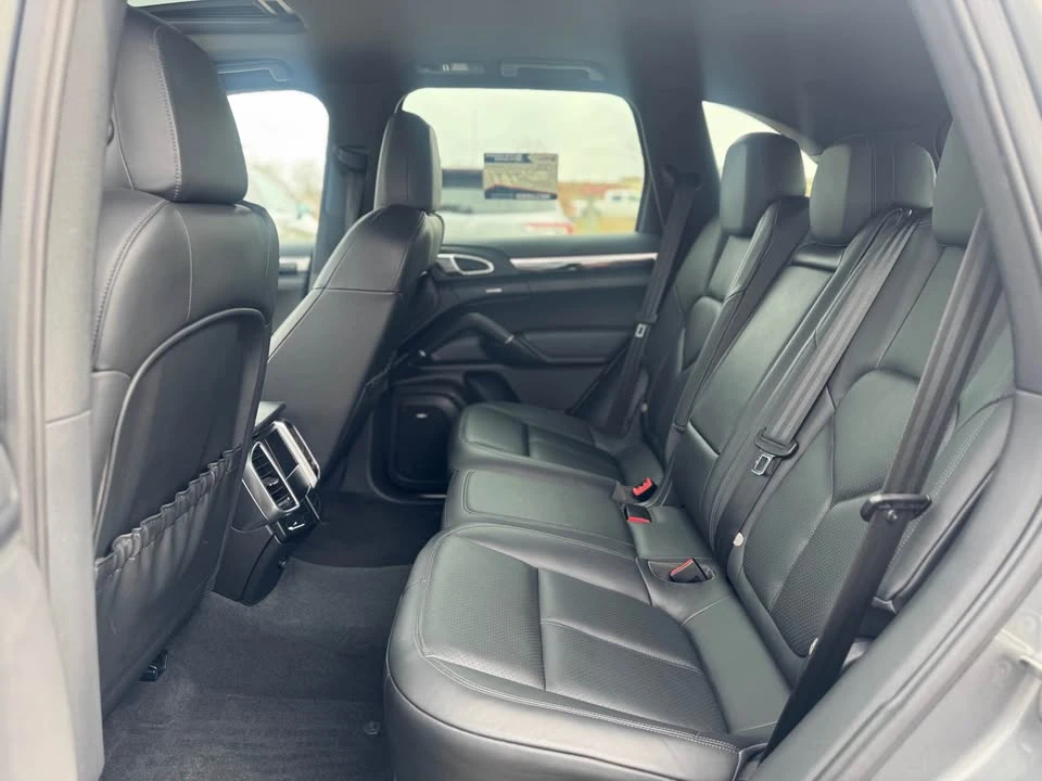 2011 Porsche 958 Cayenne S - Image 10 of 16