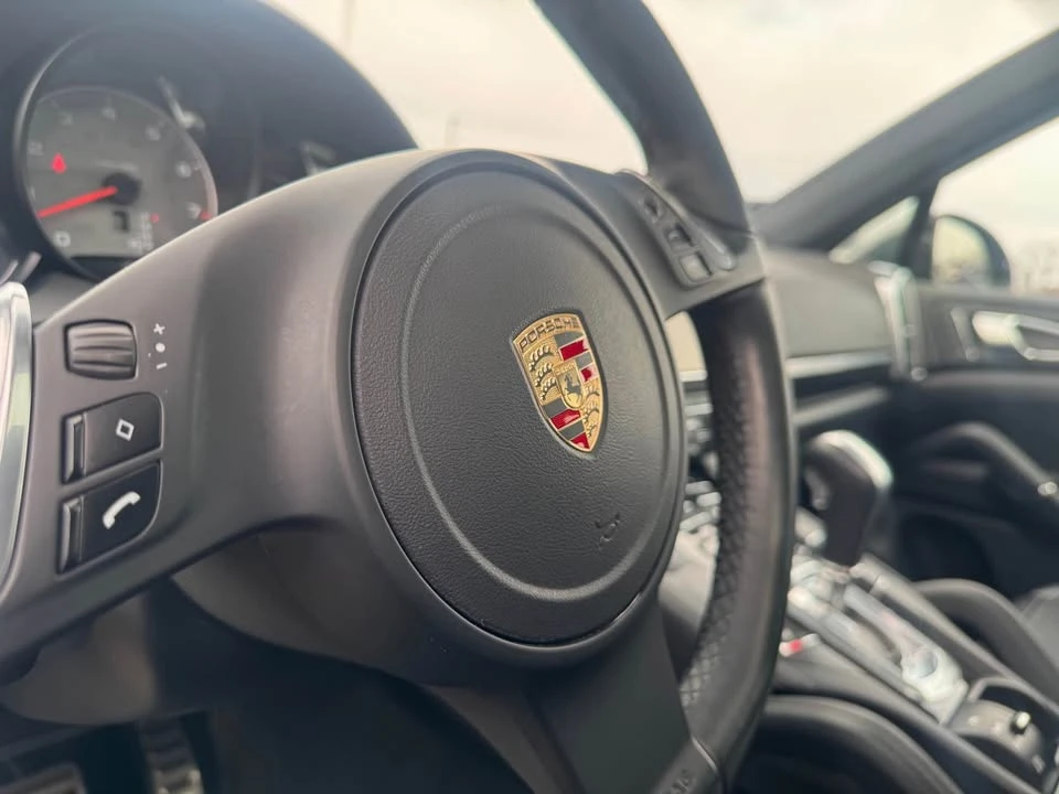 2011 Porsche 958 Cayenne S - Image 13 of 16