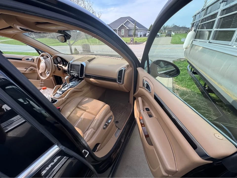 2011 Porsche 958 Cayenne S - Image 14 of 19