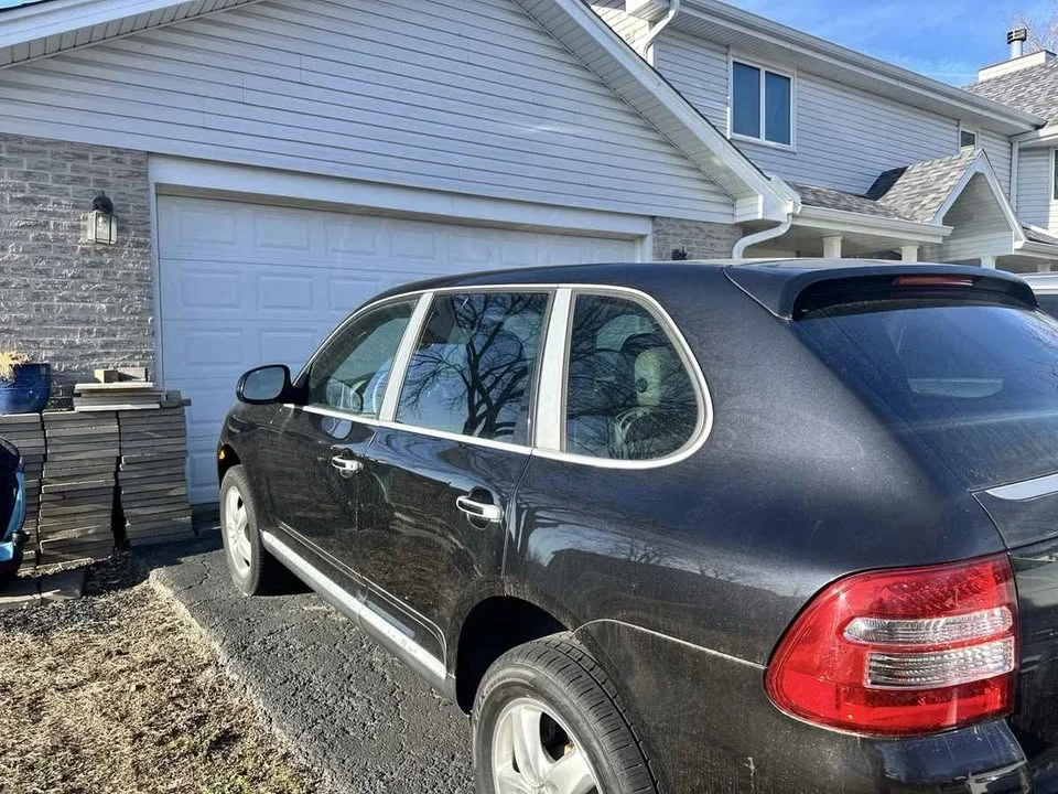 2011 Porsche 958 Cayenne S - Image 2 of 4
