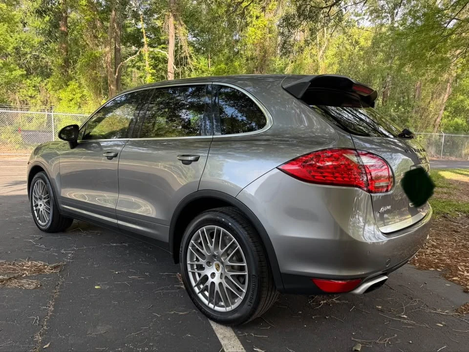 2011 Porsche 958 Cayenne S - Image 8 of 20