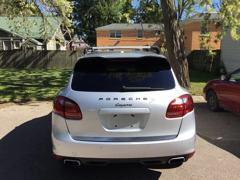 2011 Porsche 958 Cayenne S - Image 5 of 11