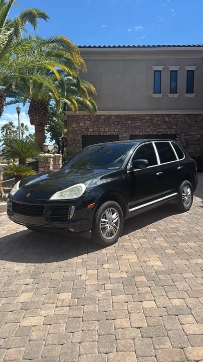 2011 Porsche 958 Cayenne S - Image 2 of 7