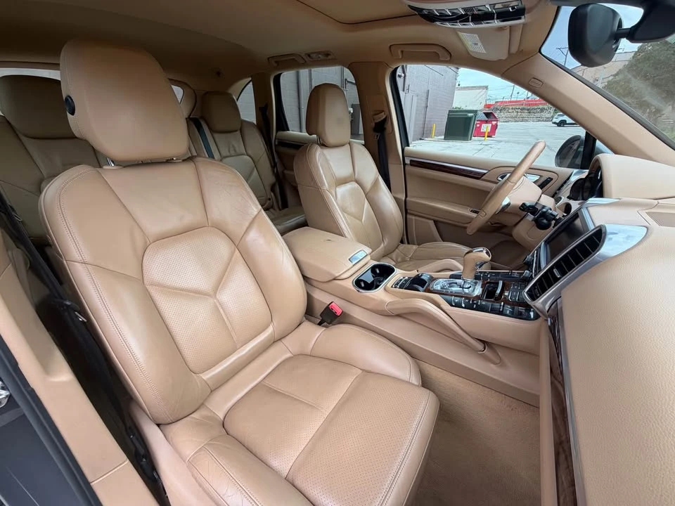 2011 Porsche 958 Cayenne S - Image 10 of 13