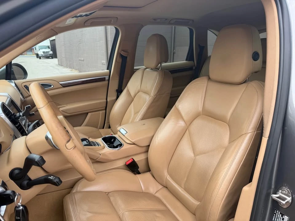 2011 Porsche 958 Cayenne S - Image 9 of 13