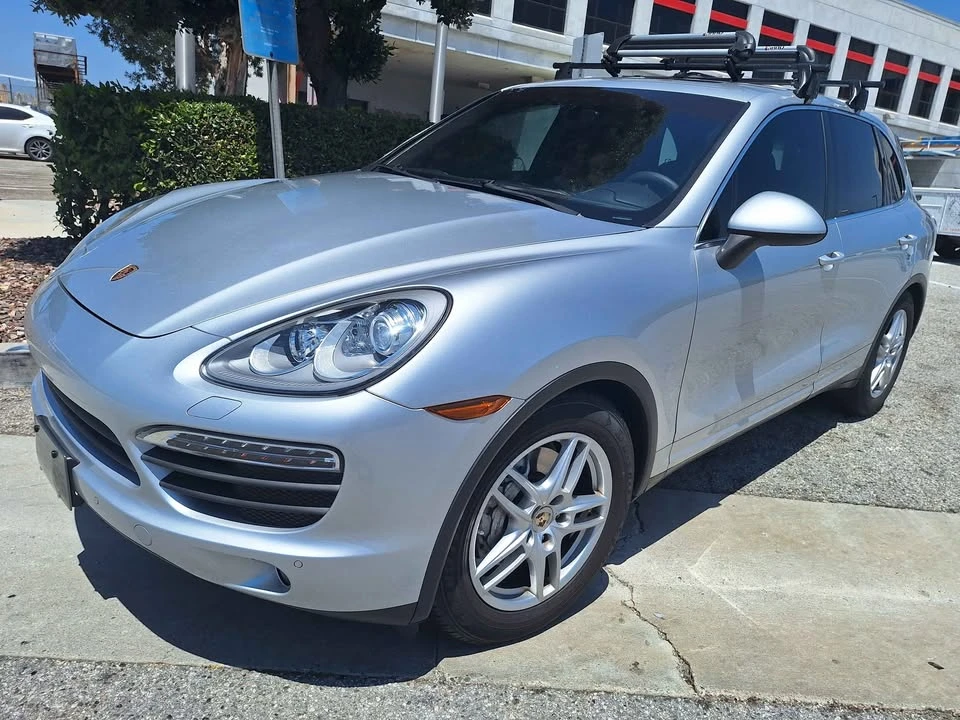 2011 Porsche 958 Cayenne S - Image 2 of 7