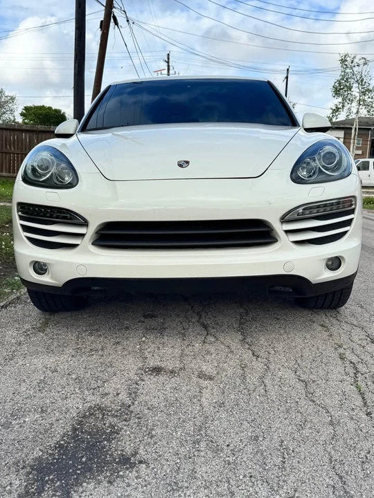 2011 Porsche 958 Cayenne S - Image 2 of 8