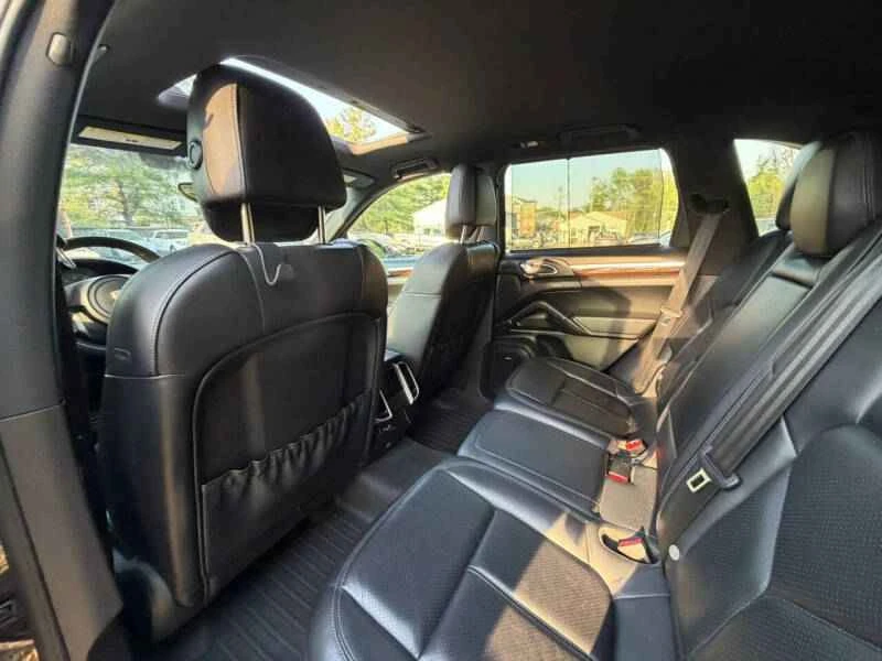 2011 Porsche 958 Cayenne S - Image 15 of 18