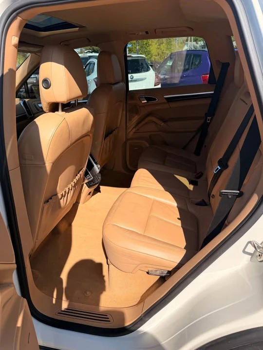 2011 Porsche 958 Cayenne S - Image 5 of 12