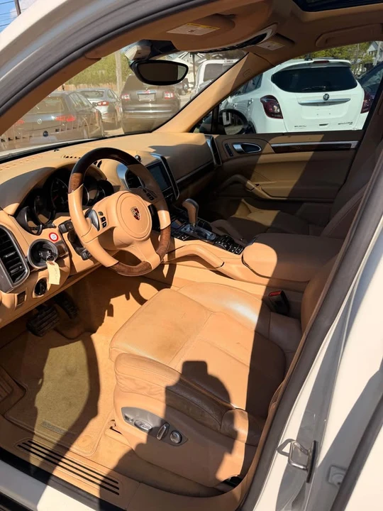 2011 Porsche 958 Cayenne S - Image 7 of 12