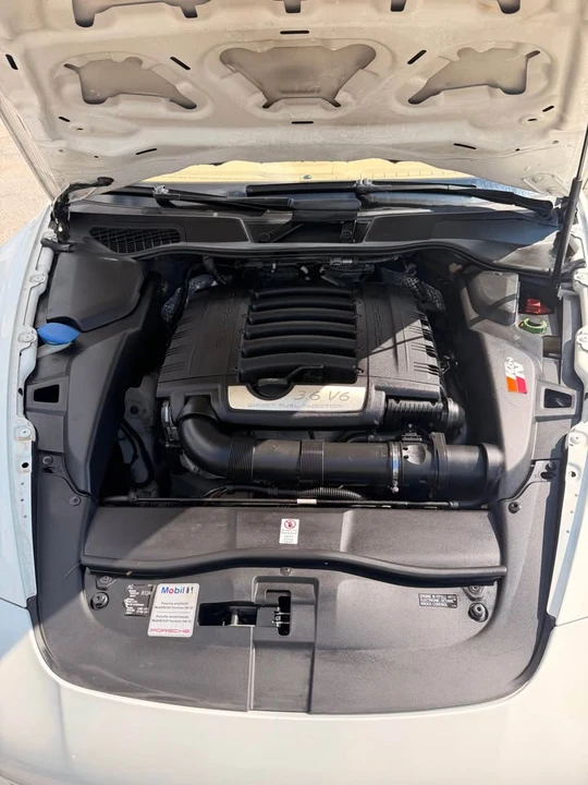 2011 Porsche 958 Cayenne S - Image 11 of 12