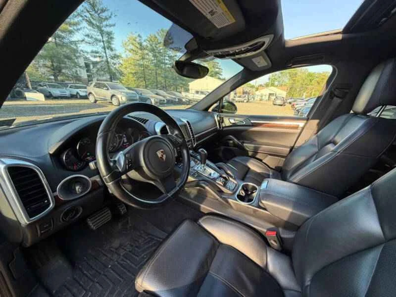 2011 Porsche 958 Cayenne S - Image 7 of 18