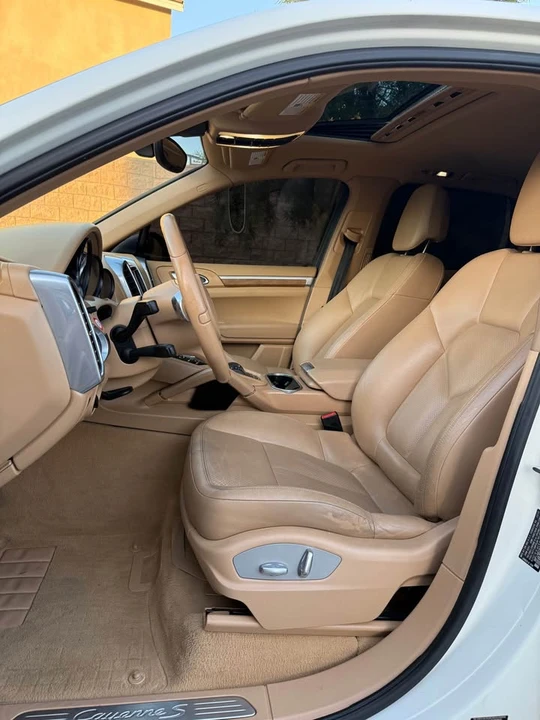 2011 Porsche 958 Cayenne S - Image 10 of 17