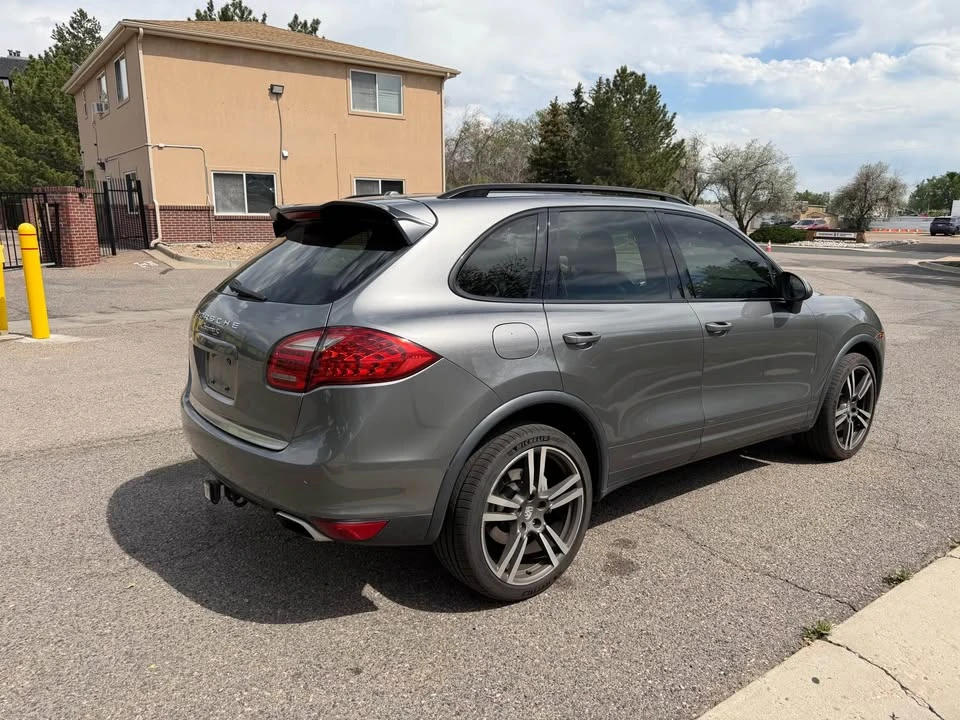 2011 Porsche 958 Cayenne S - Image 3 of 9