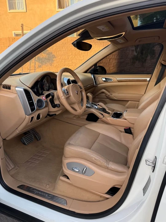 2011 Porsche 958 Cayenne S - Image 9 of 17
