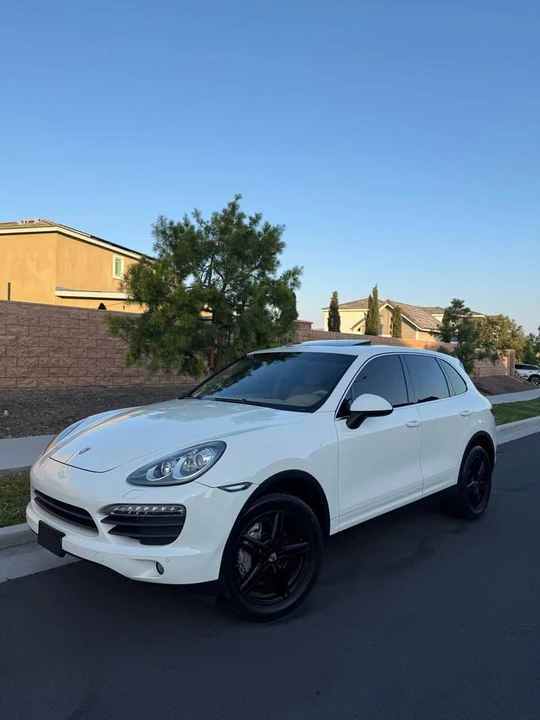 2011 Porsche 958 Cayenne S - Image 4 of 17