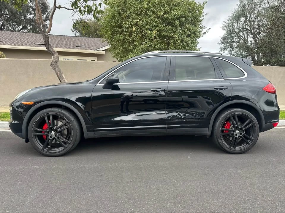 2011 Porsche 958 Cayenne S - Image 2 of 20
