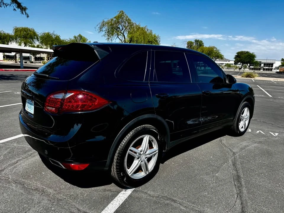 2011 Porsche 958 Cayenne S - Image 5 of 11