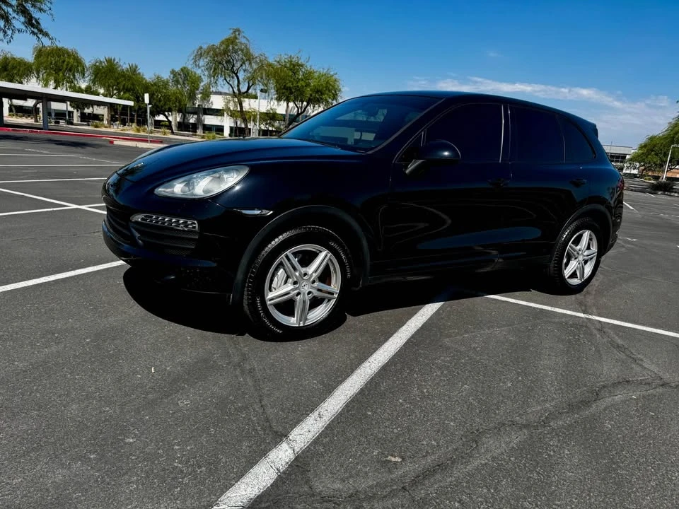 2011 Porsche 958 Cayenne S - Image 2 of 11