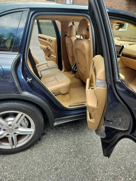 2011 Porsche 958 Cayenne S - Image 7 of 24