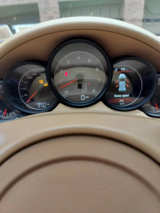 2011 Porsche 958 Cayenne S - Image 10 of 24