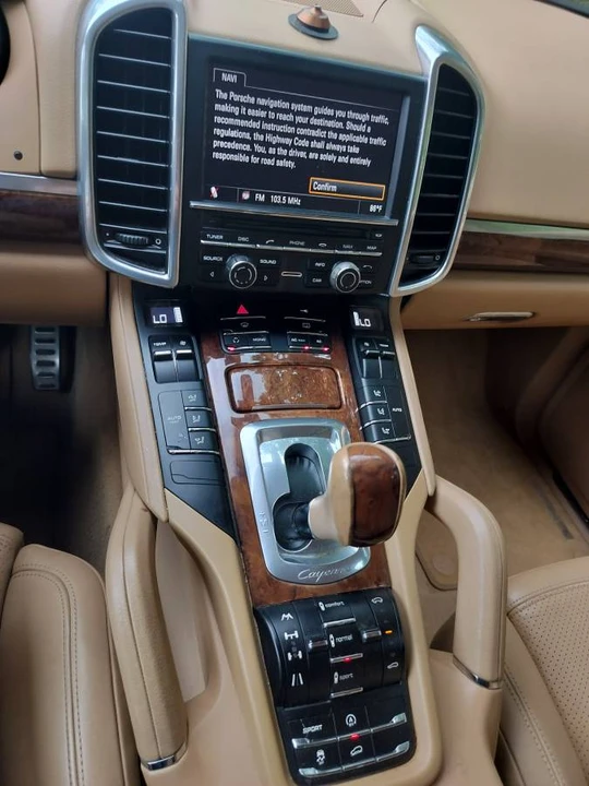 2011 Porsche 958 Cayenne S - Image 14 of 24