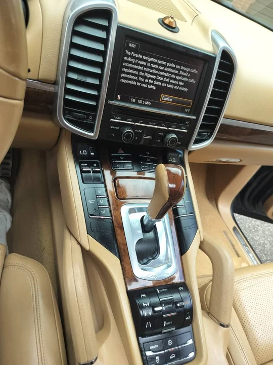 2011 Porsche 958 Cayenne S - Image 9 of 24