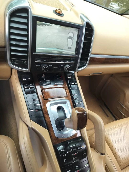 2011 Porsche 958 Cayenne S - Image 11 of 24