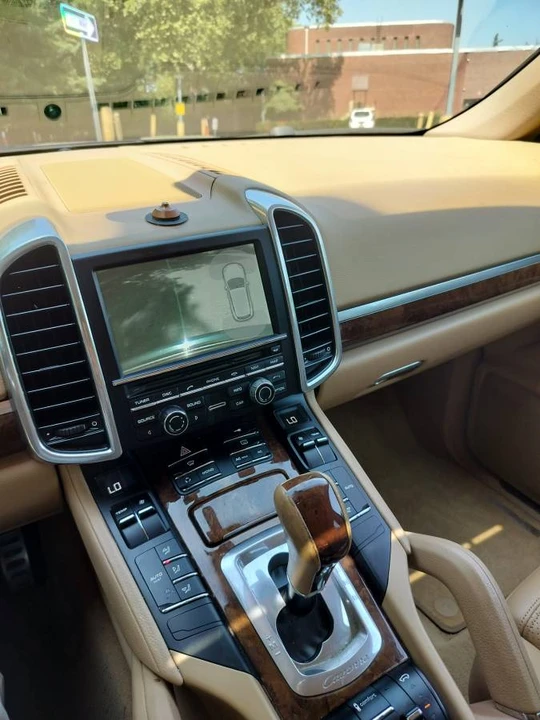 2011 Porsche 958 Cayenne S - Image 13 of 23