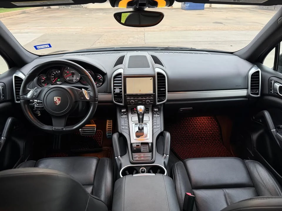 2011 Porsche 958 Cayenne S - Image 14 of 17