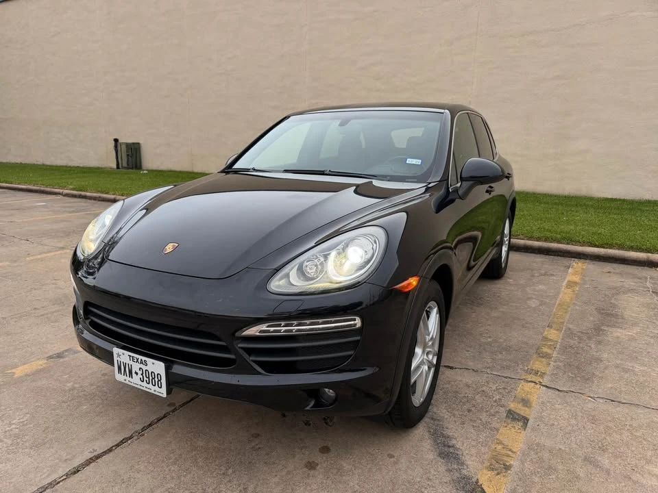 2011 Porsche 958 Cayenne S - Image 2 of 17
