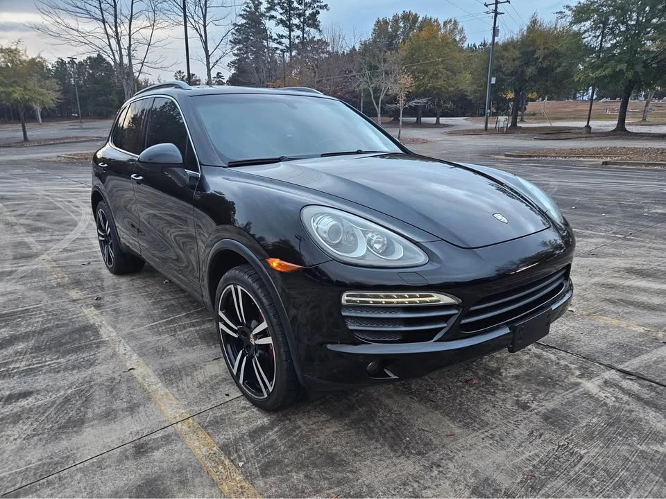 2011 Porsche 958 Cayenne S - Image 2 of 13