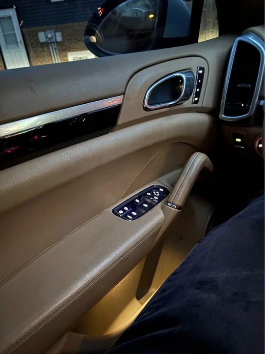 2011 Porsche 958 Cayenne - Image 4 of 8